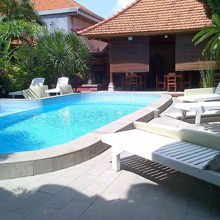 Adus Beach Inn Legian Exterior foto