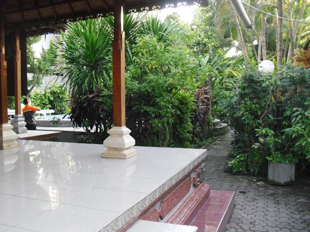 Adus Beach Inn Legian Exterior foto